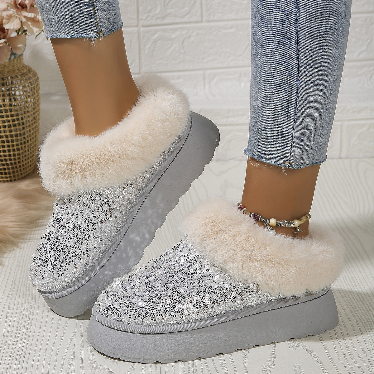 🔥🥿 “Sparkly ✨ Cozy ❄️ Slippers – Warmth 💖 with Style 💎!”