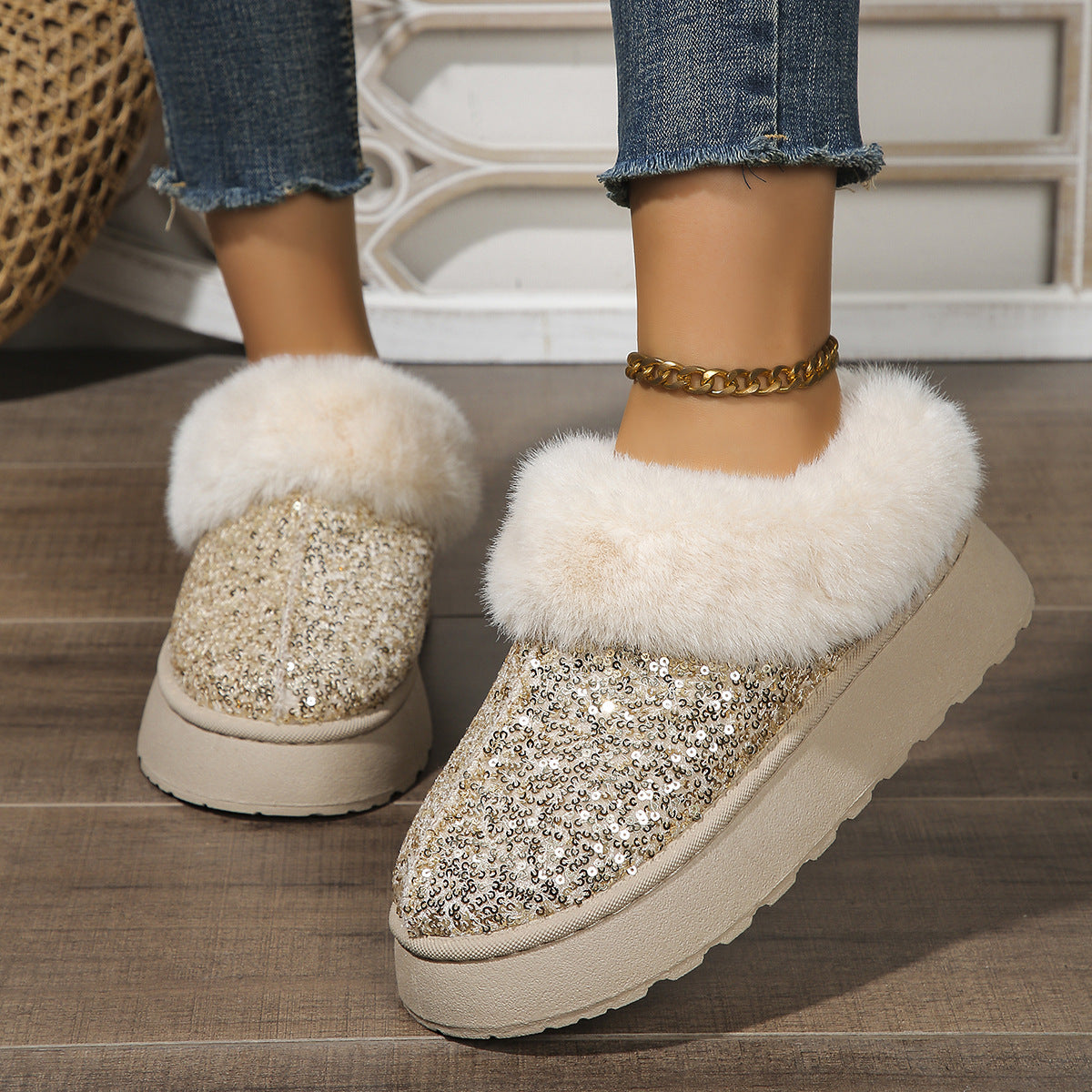 🔥🥿 “Sparkly ✨ Cozy ❄️ Slippers – Warmth 💖 with Style 💎!”