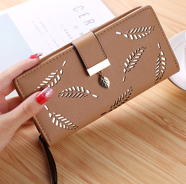 🌿 Léafora Elegance Hollow Wallet