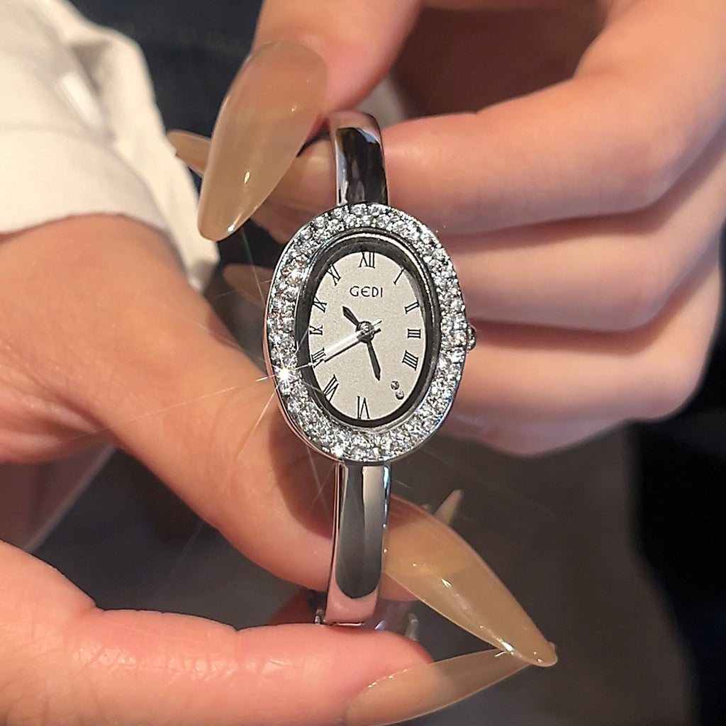 Niche Oval Bathtub Bracelet