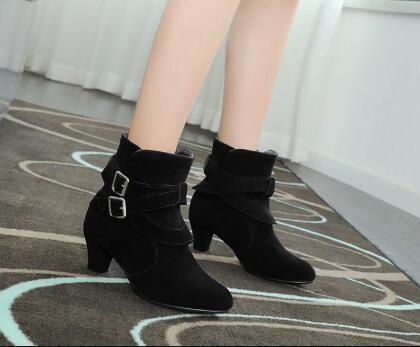 🌟👢 Urban Chic Winter Heel Boots 👢🌟
