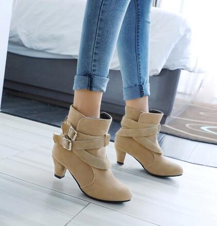 🌟👢 Urban Chic Winter Heel Boots 👢🌟