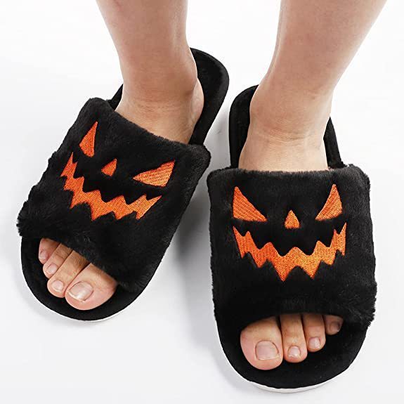 👠 Spooky Cozy Chic Slippers ❄️💖